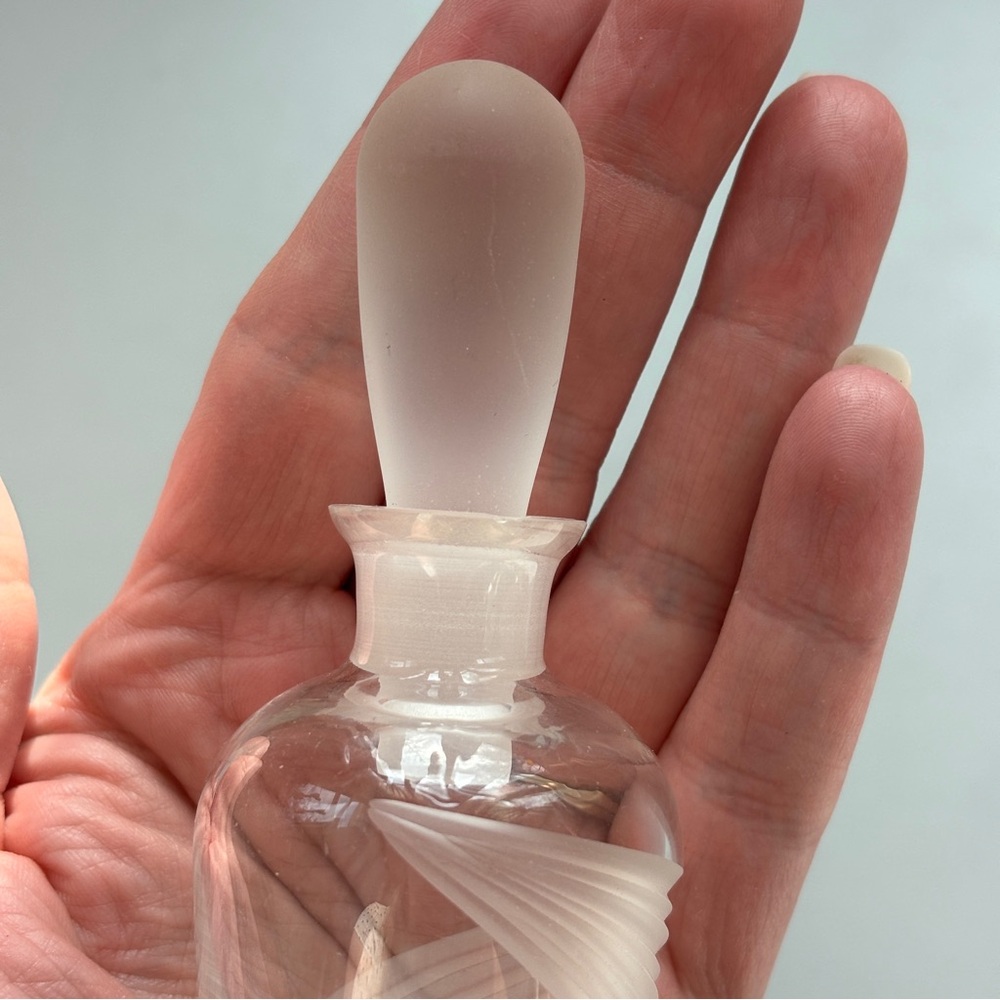 VTG Lenox Windswept Crystal Perfume Bottle Lead Crystal Made in USA Frosted Clea - Picture 6 of 14